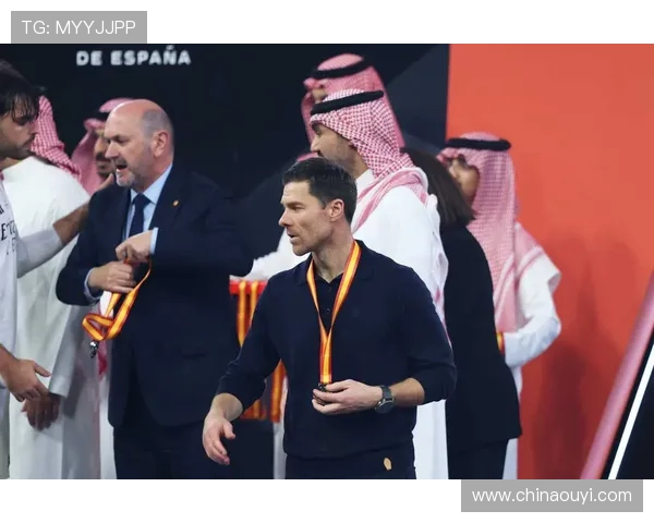 阿韦洛亚晒合照同进退皇马魂