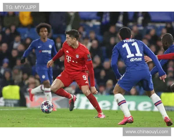 米兰尤文争莱万或需降薪七成 米兰尤文争莱万或需降薪七成